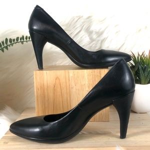ECCO Shape 75 Pointy Black Leather Pump